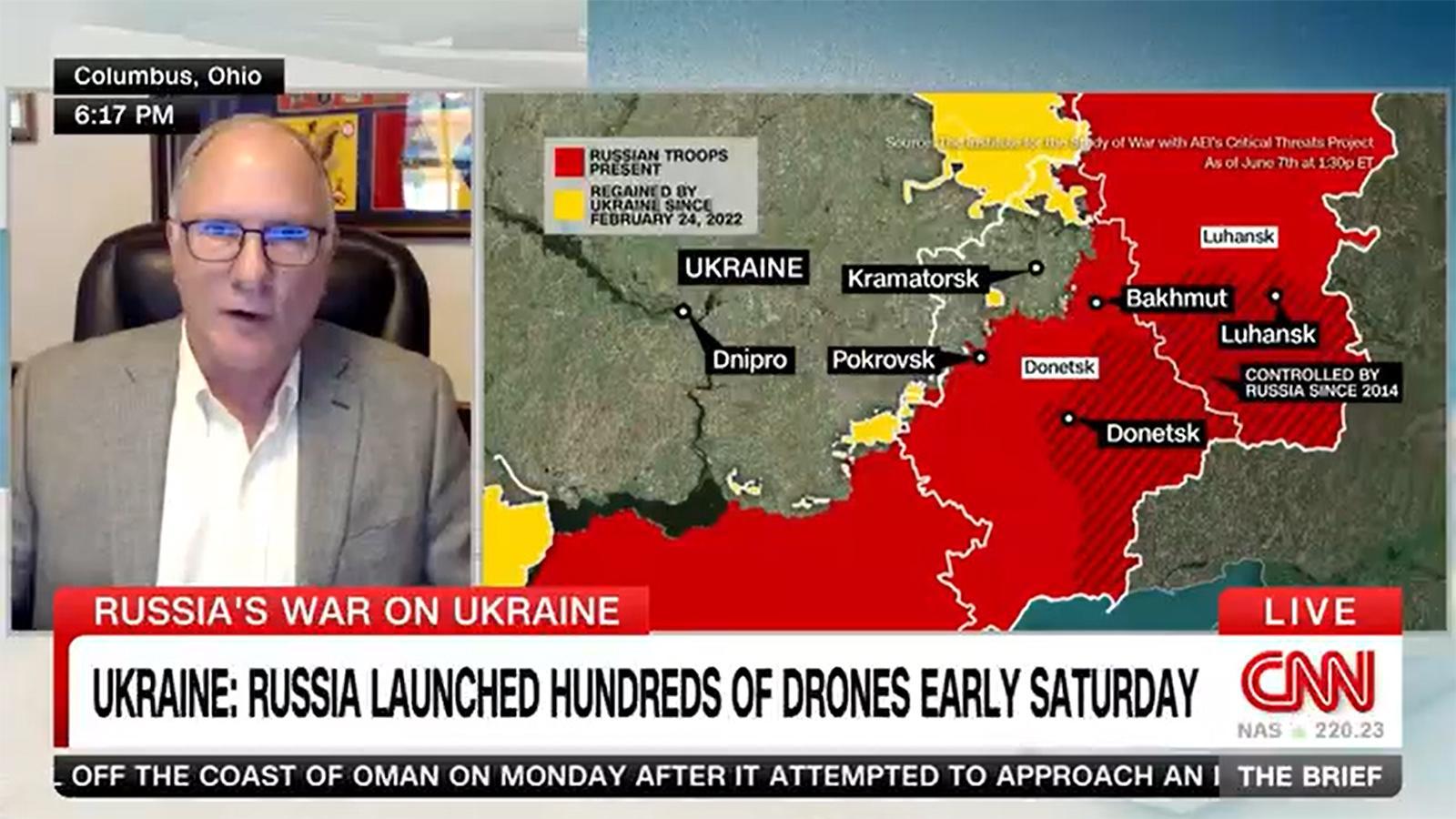 Pete Mansoor with map of Ukraine